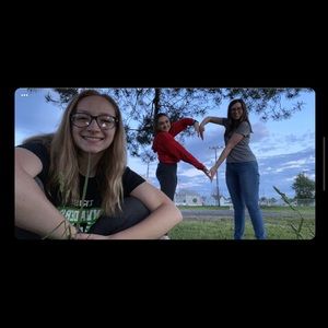 Meet your Posher, Danielle